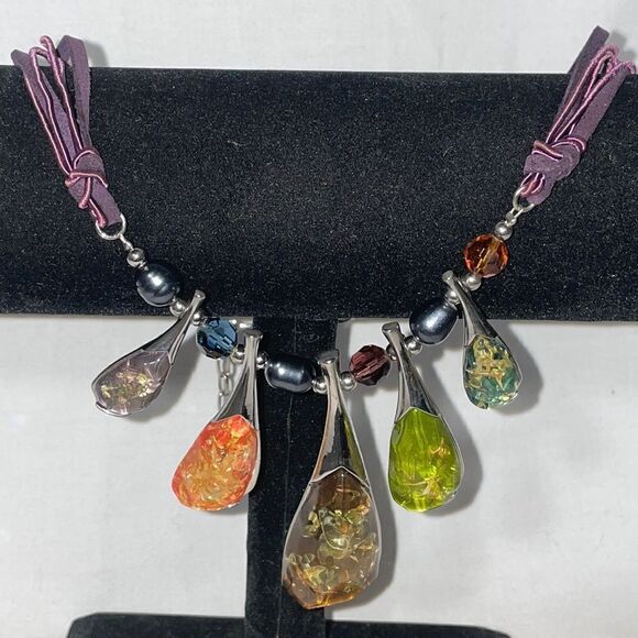 Necklace with large emblem - Picture 1 of 6
